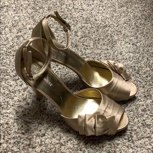 Beige heels